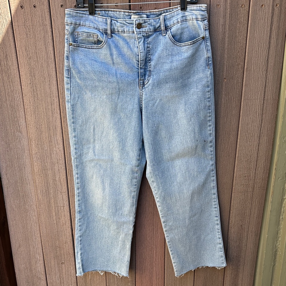 SOCIAL STANDARD by SANCTUARY | Womens 14 High Rise Crop Straight Jeans